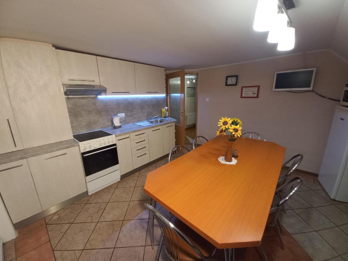 Apartman Elegant Bešeňová Zewnętrze zdjęcie